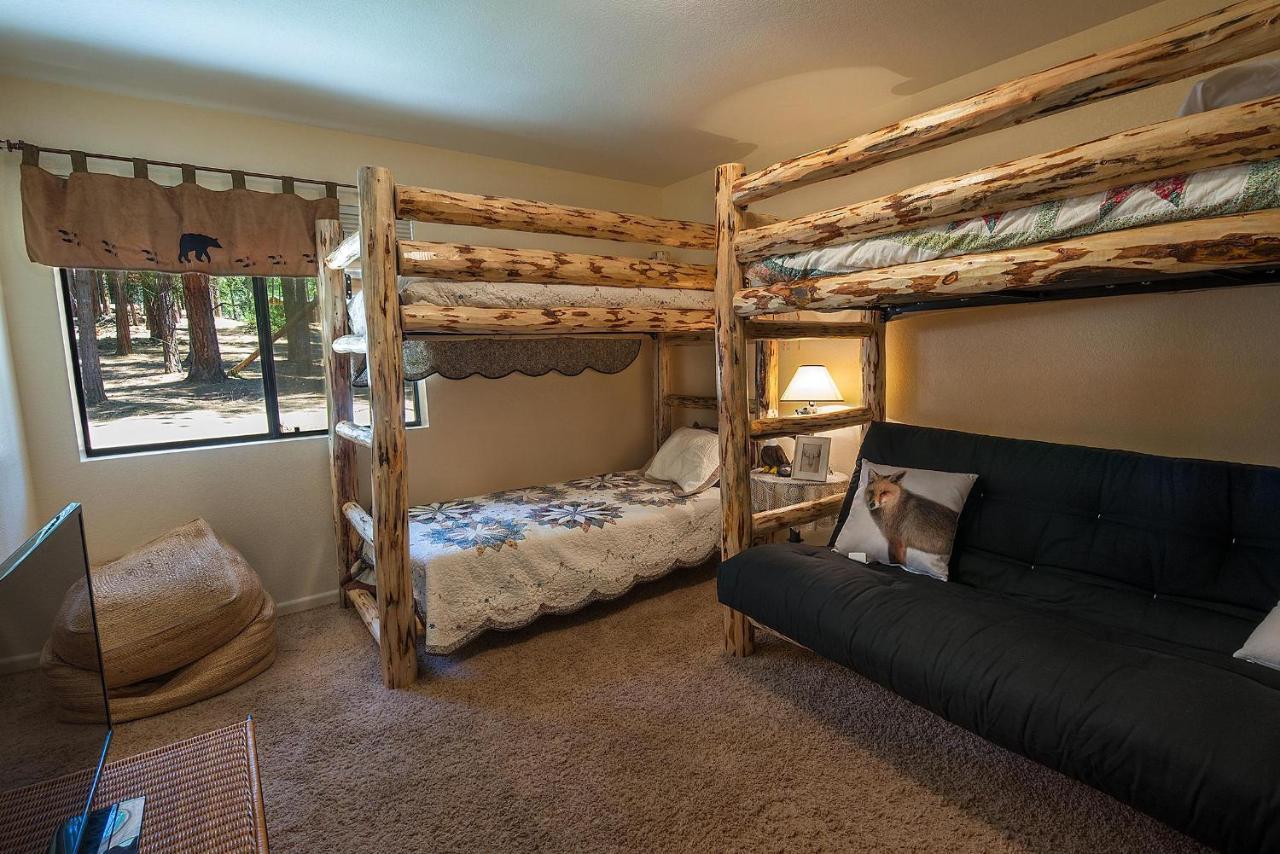 Bruin's Den * Wawona